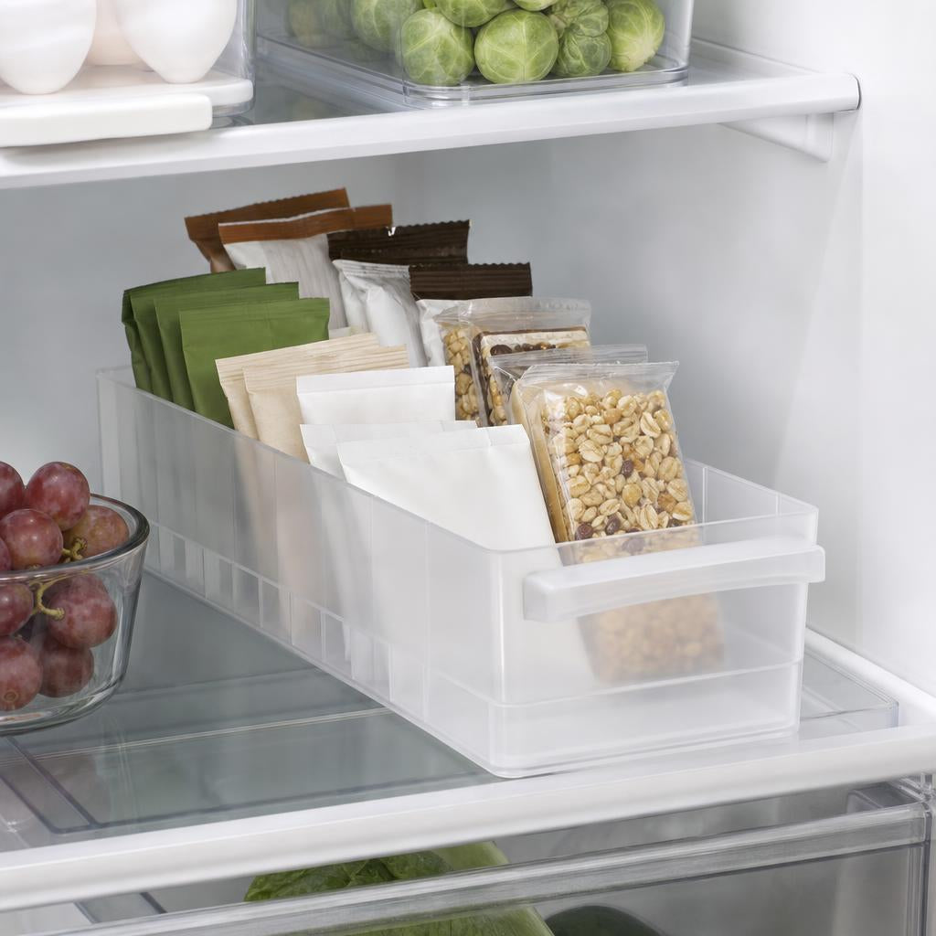 Refrigerator organizer bin with handle